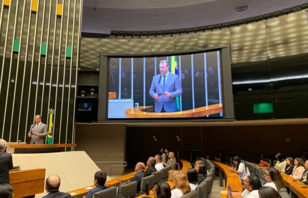 ABIPESCA destaca papel essencial dos pescadores em sessão solene na Câmara dos Deputados