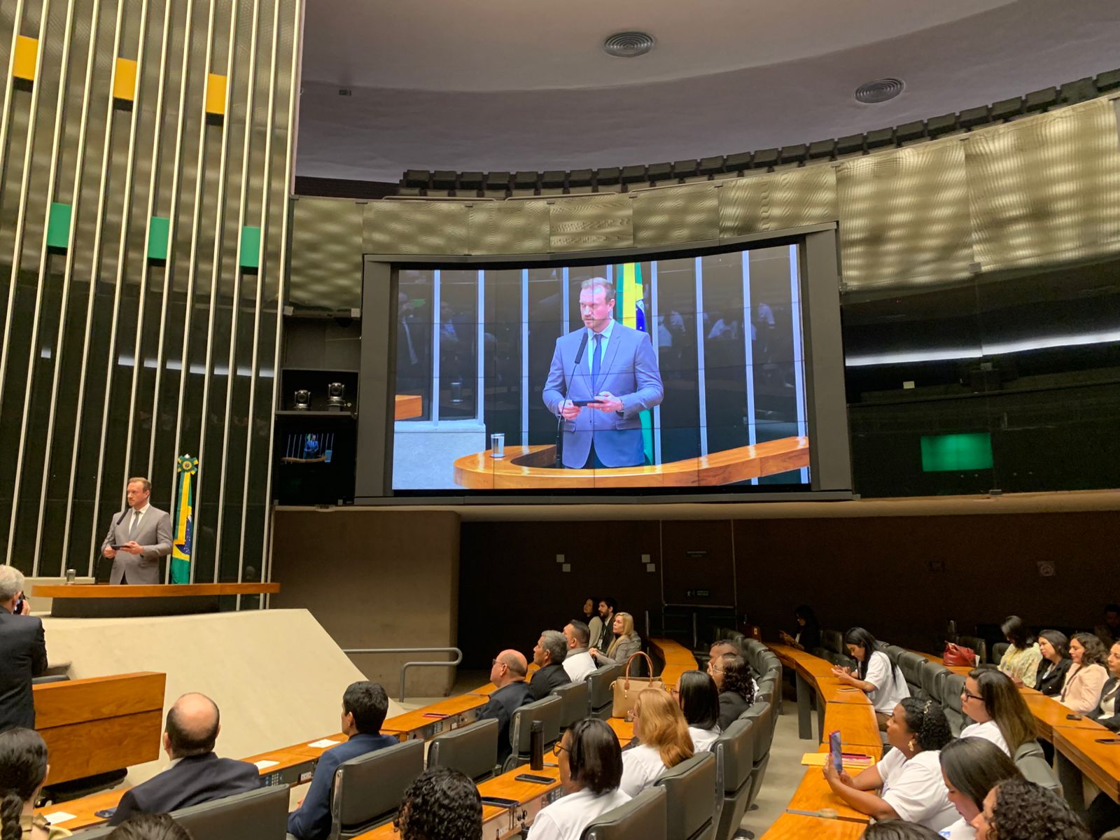 ABIPESCA destaca papel essencial dos pescadores em sessão solene na Câmara dos Deputados